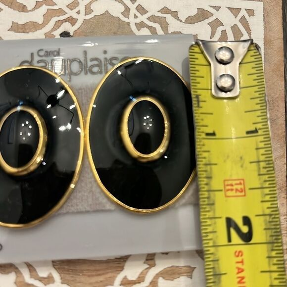 Carol Dauplaise NWT Oval‎ Clip-On Earrings - Black and Gold - Classic Timeless​ - Picture 4 of 5
